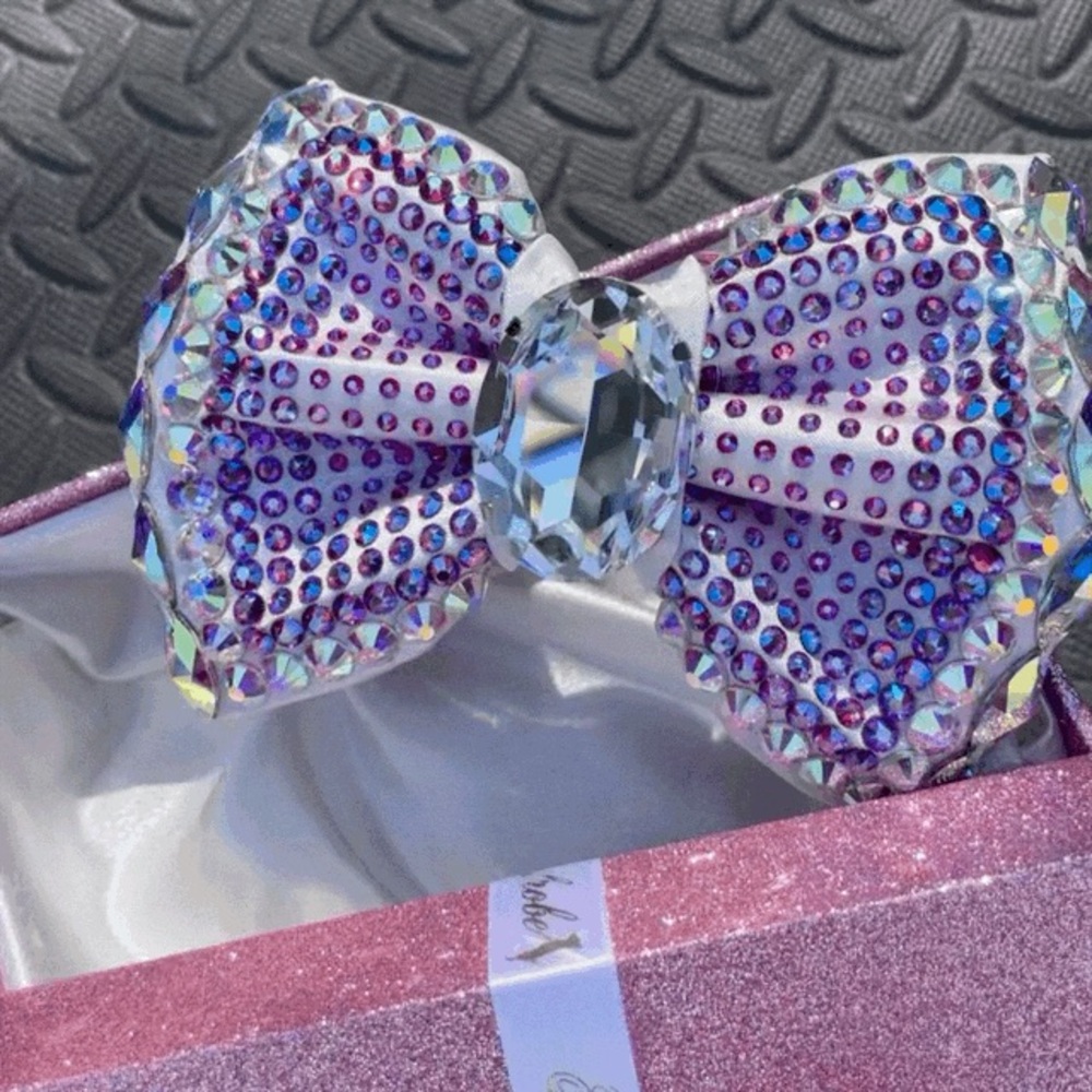 FURDROBE PET BOW - “THE HYDRANGEA COLLECTION”